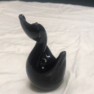 Art glass black swan.